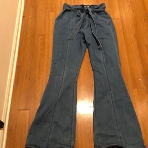 Super stretch high rise retro jean! Only worn once